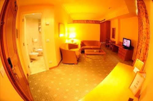 Promenade Hotel Zalqa Eksteriør bilde